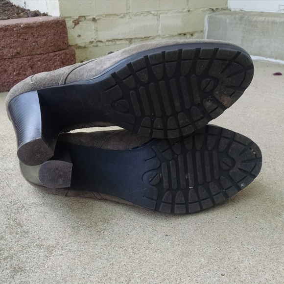 White Mountain taupe booties size 9M - Picture 7 of 8